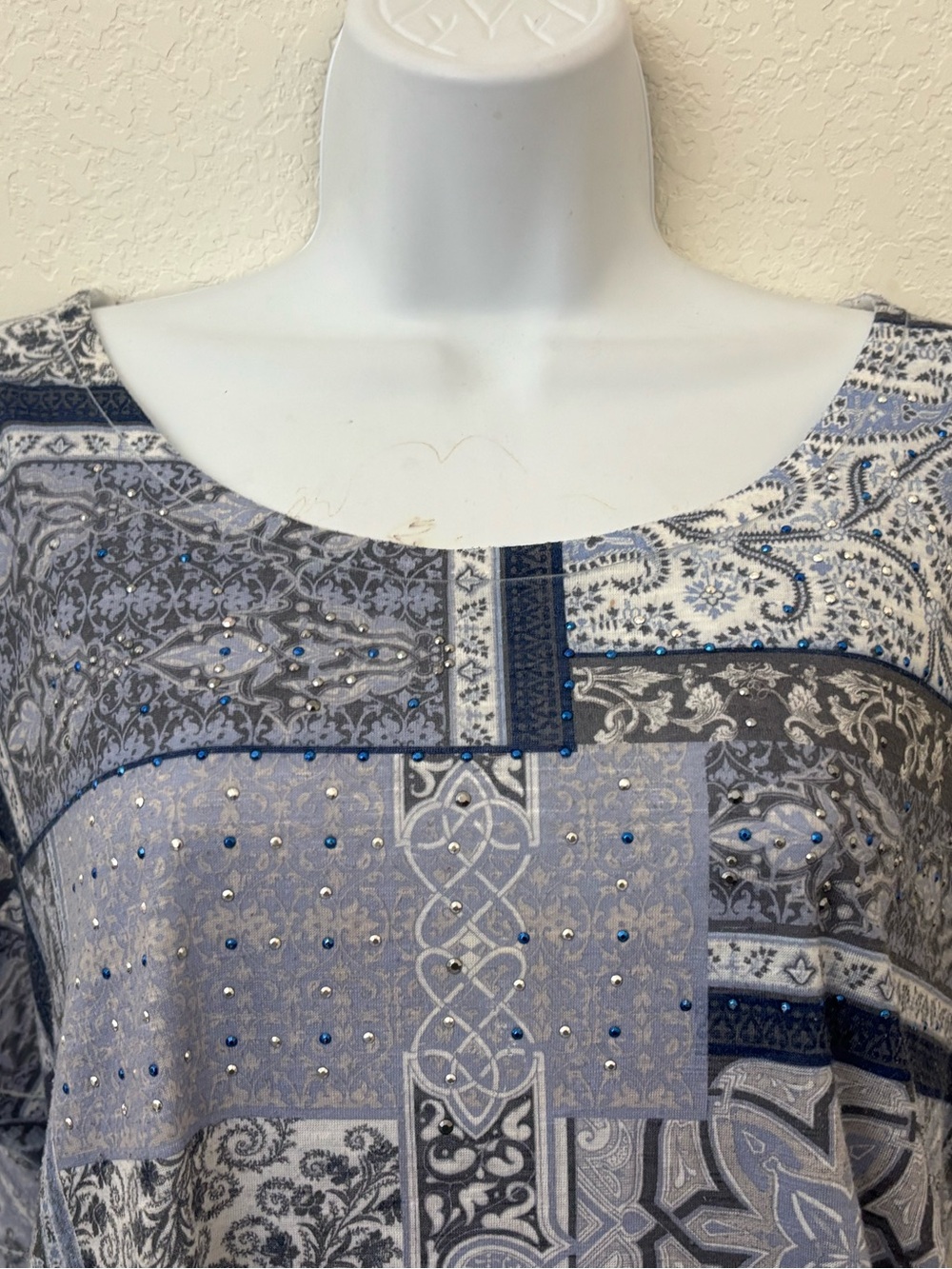 Cato Est 1946 Womens Top Blouse 18/20 Sleeveless Lined Beaded Blue Pullover - Picture 2 of 9